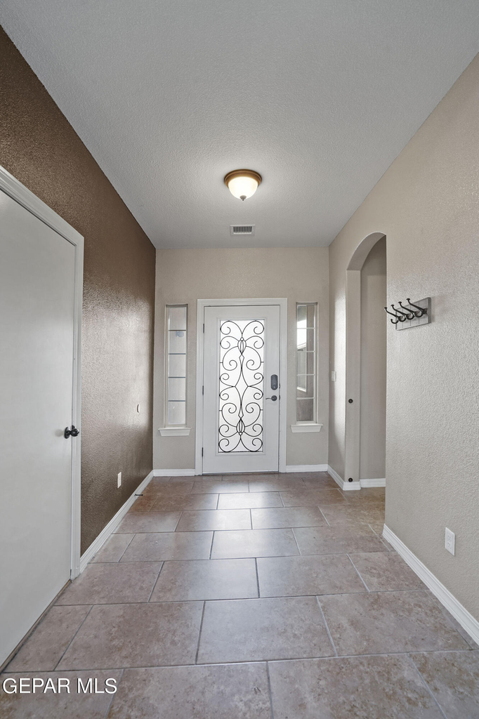 2237 Leafy Point Place - Photo 3