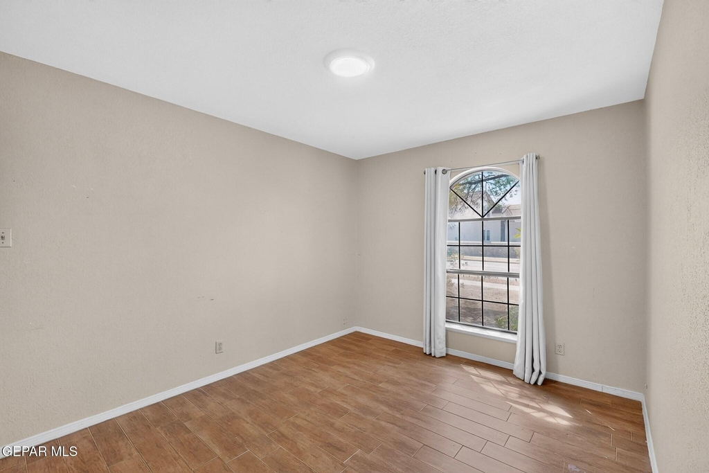 7419 Mission Viejo Drive - Photo 35