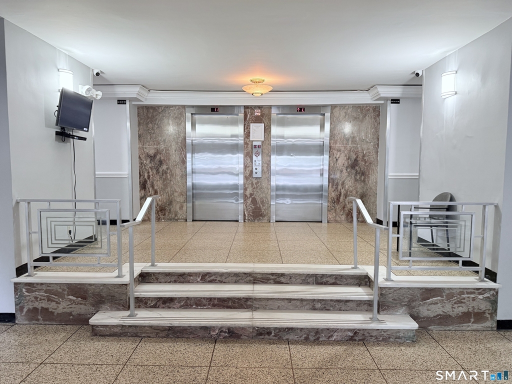 71 Strawberry Hill Avenue - Photo 4
