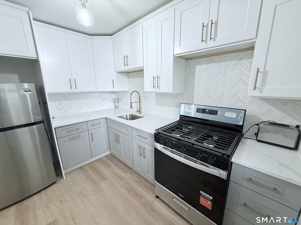 71 Strawberry Hill Avenue - Photo 7