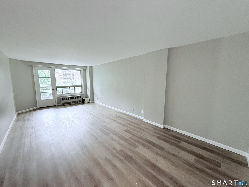 71 Strawberry Hill Avenue - Photo 9