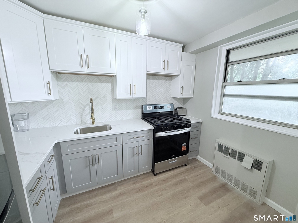 71 Strawberry Hill Avenue - Photo 5