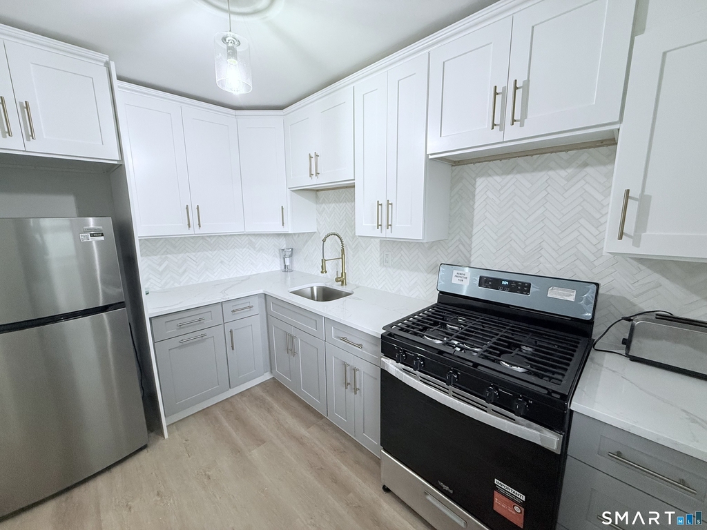 71 Strawberry Hill Avenue - Photo 6