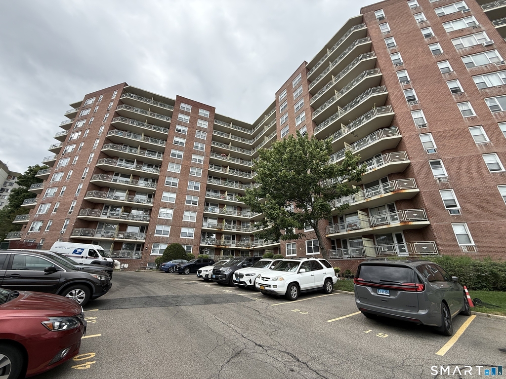 71 Strawberry Hill Avenue - Photo 0
