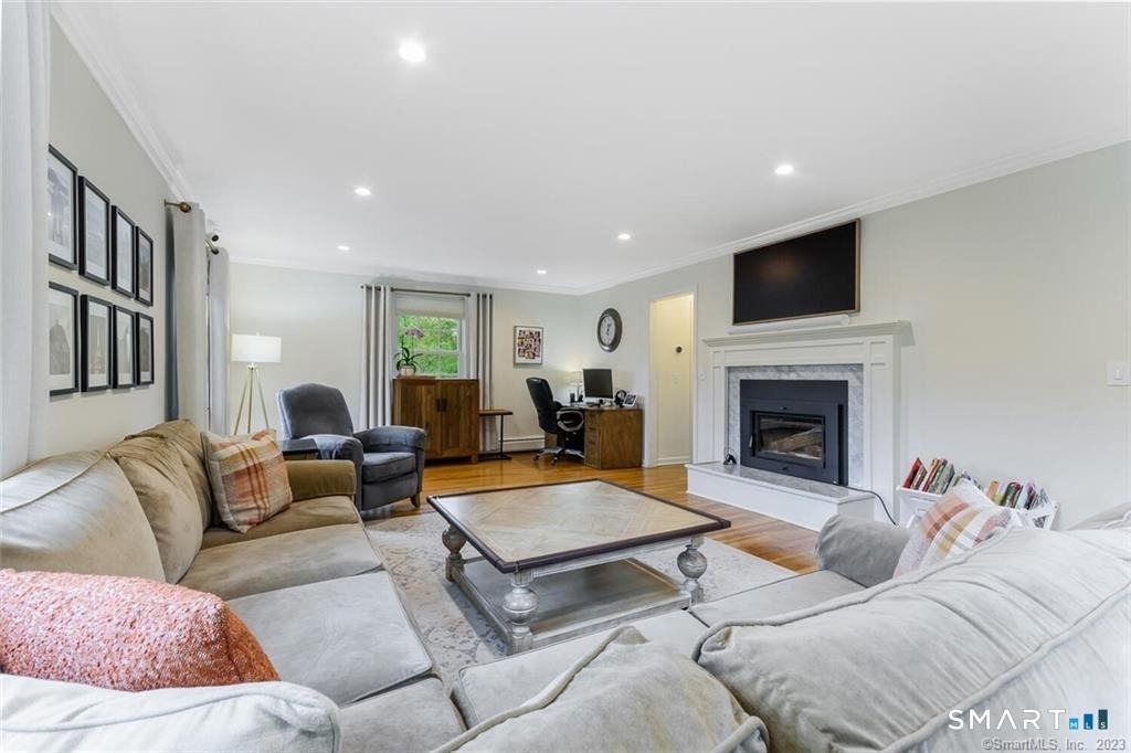 89 Noroton Avenue - Photo 2