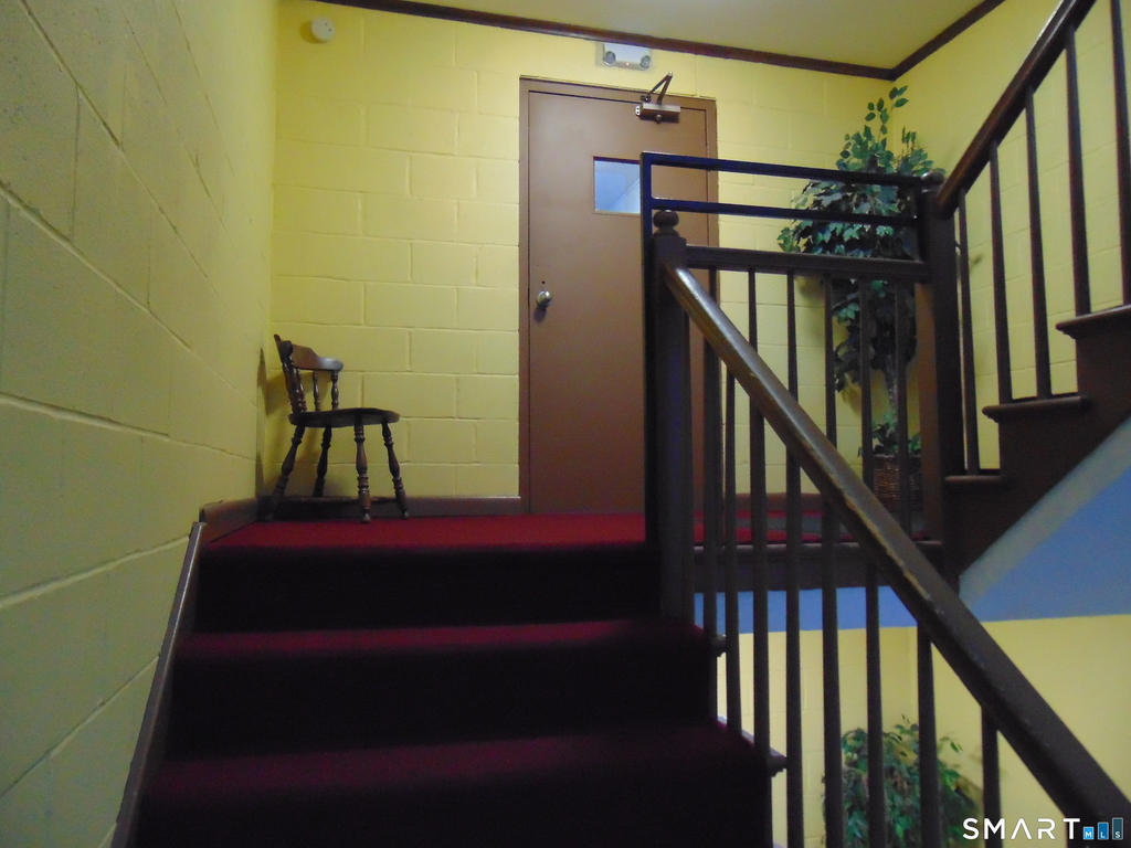 87 Meadow Street - Photo 2