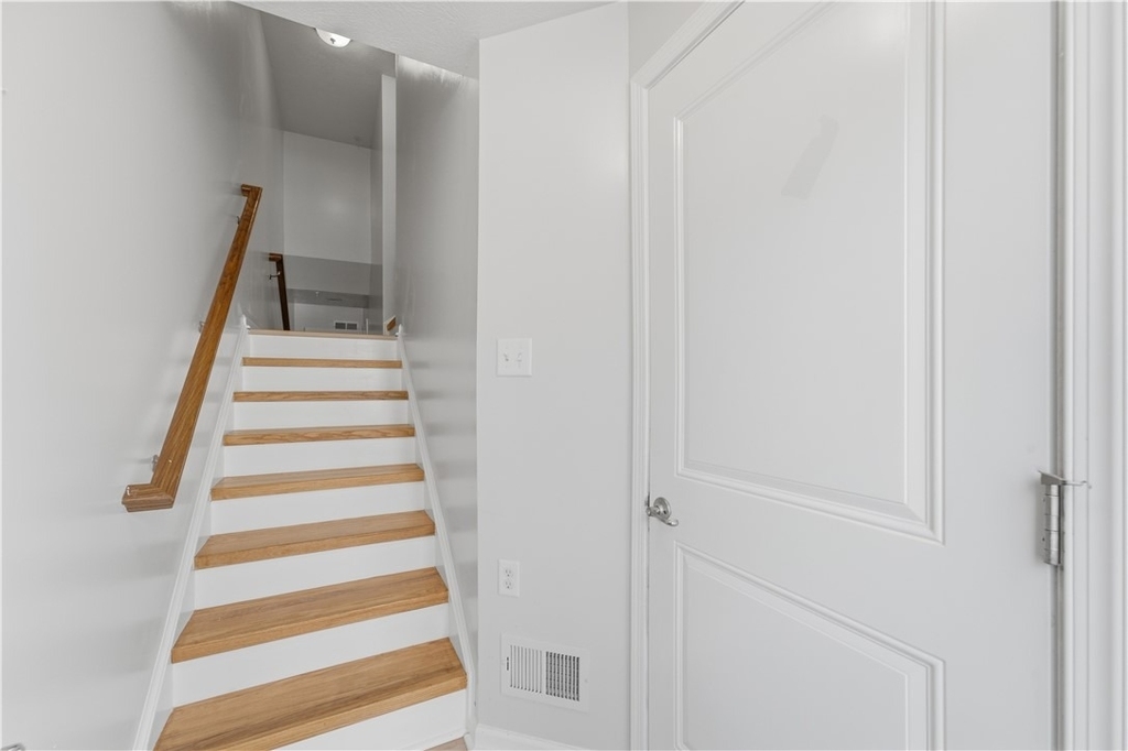 1502 Pointe View Dr - Photo 7