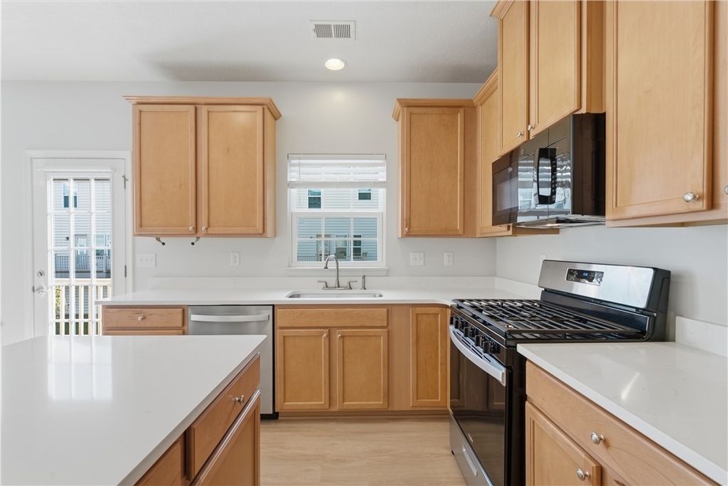 1502 Pointe View Dr - Photo 9