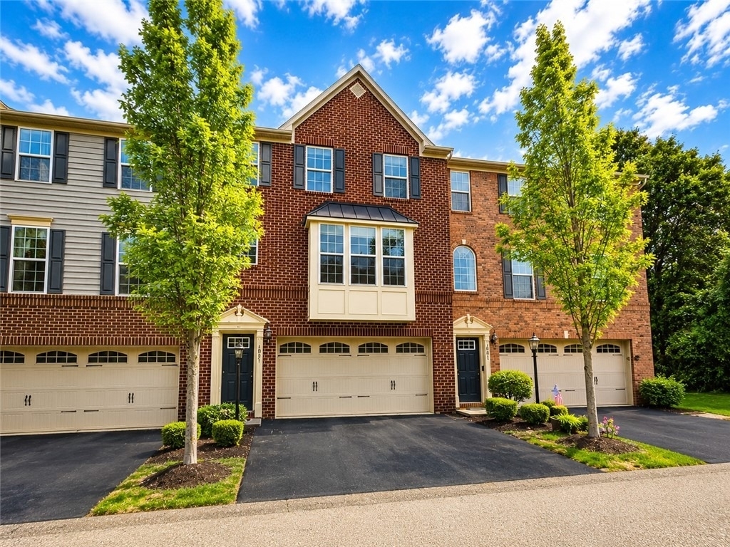 1502 Pointe View Dr - Photo 1