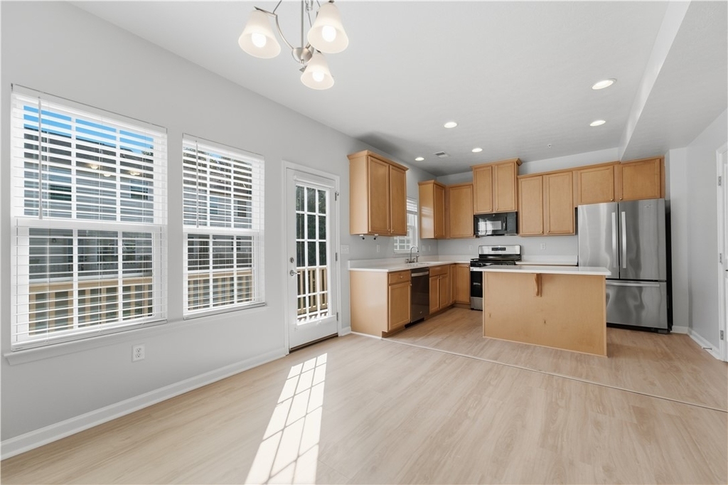 1502 Pointe View Dr - Photo 12