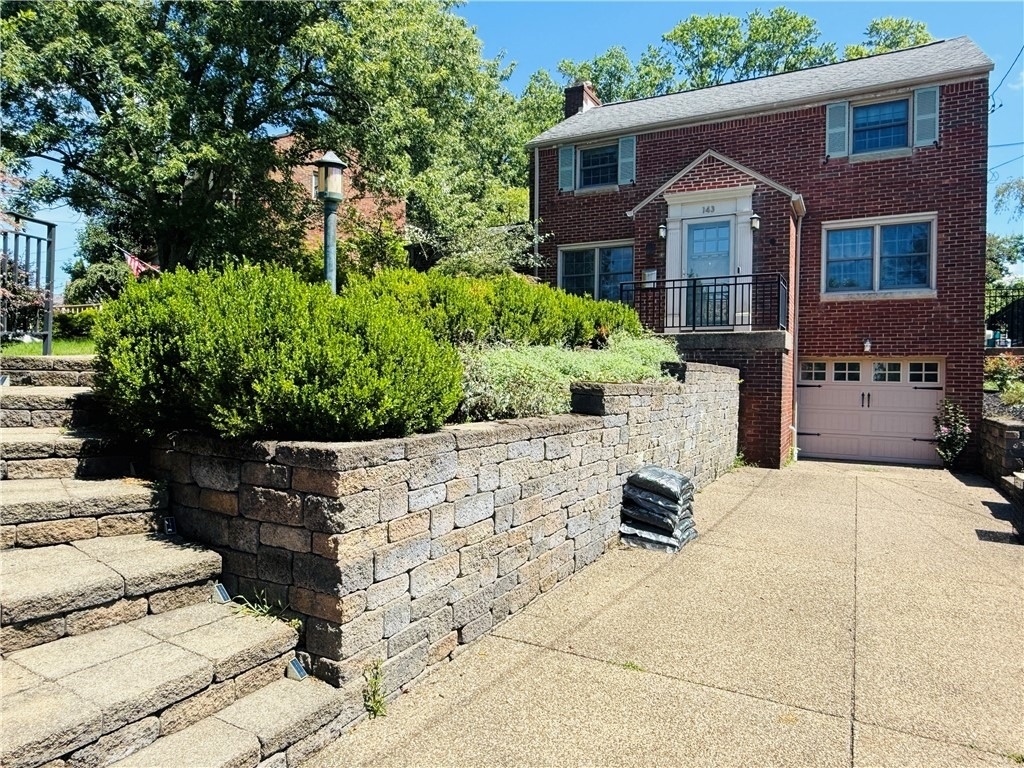 143 Seneca Dr - Photo 0