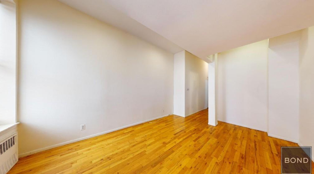 West 85th Street - Photo 1