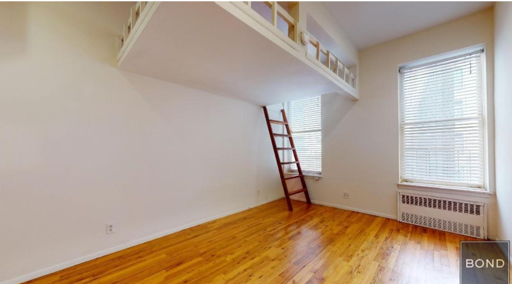 West 85th Street - Photo 0