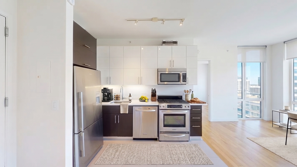 805 Columbus Avenue - Photo 2
