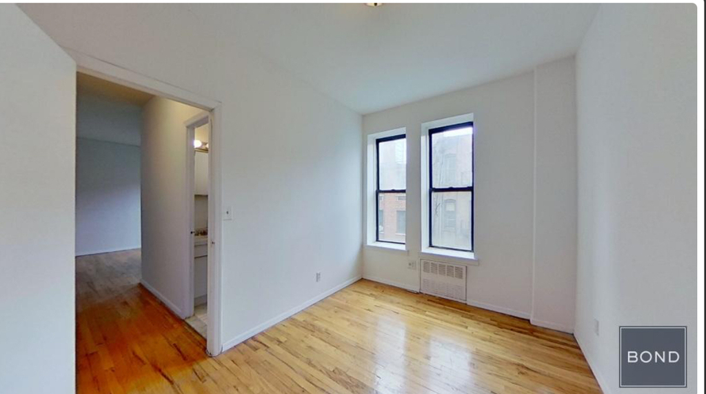 East 91st Street - Photo 2