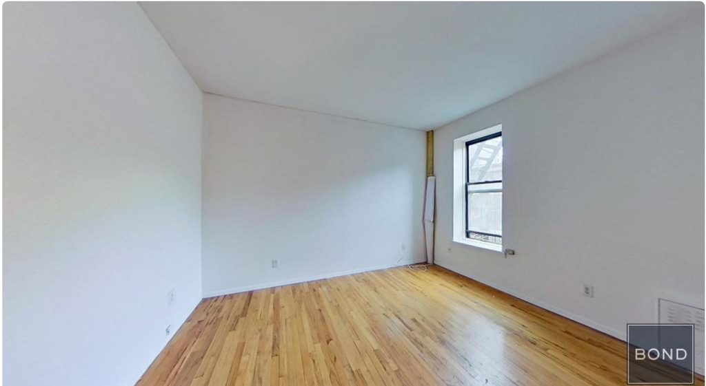 East 91st Street - Photo 6
