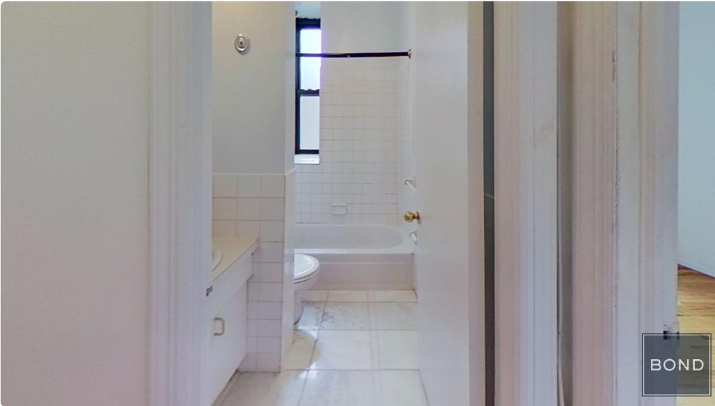 East 91st Street - Photo 5