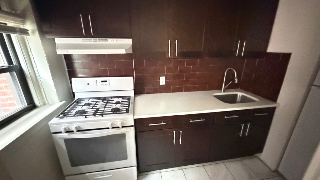 41-8 159th Street - Photo 2