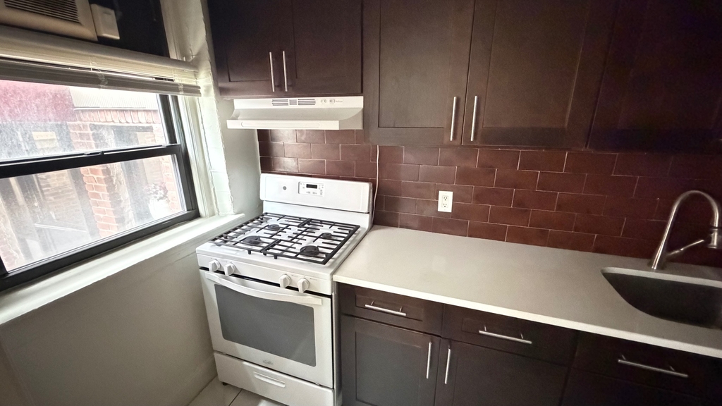 41-8 159th Street - Photo 3