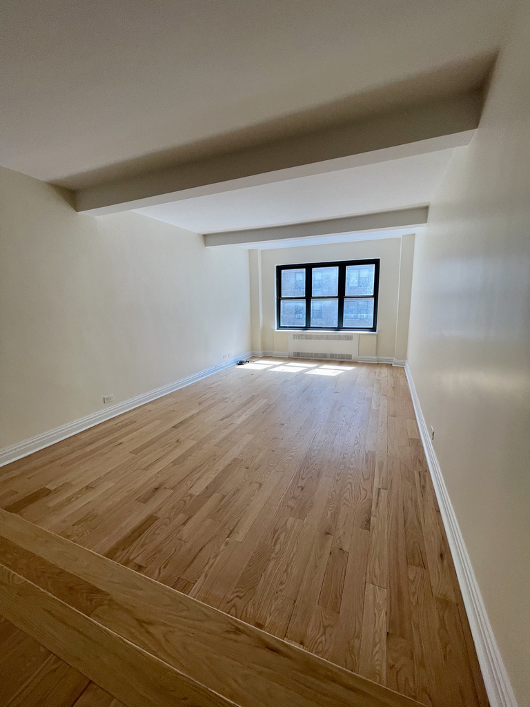 East 56th Street - Photo 2