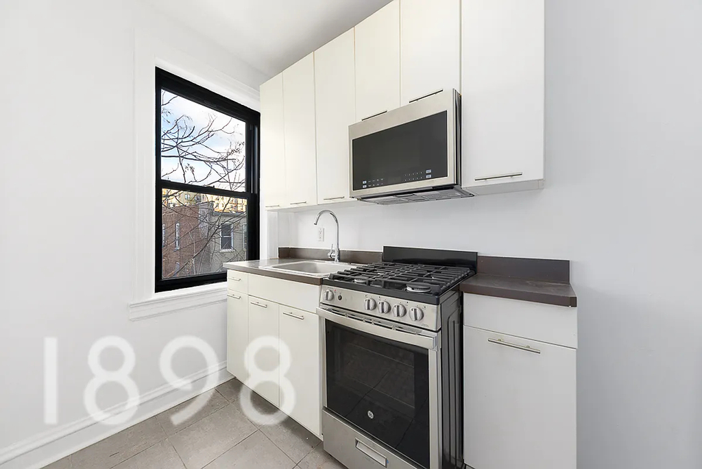 47-07 39th Street - Photo 4