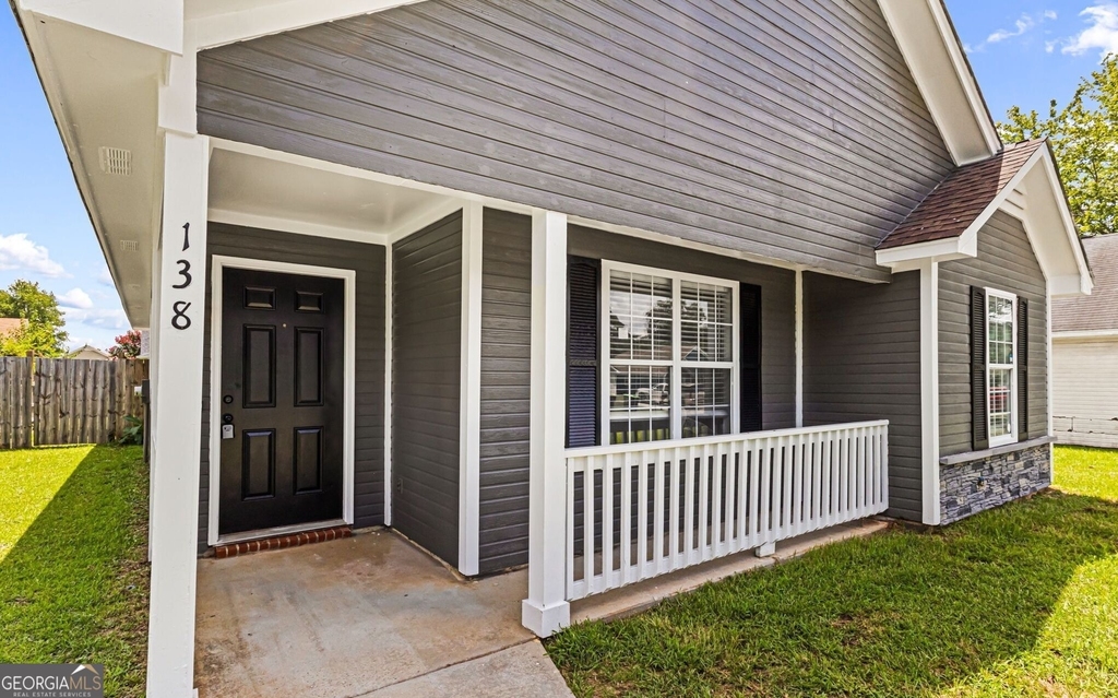 138 Kensington Circle - Photo 1