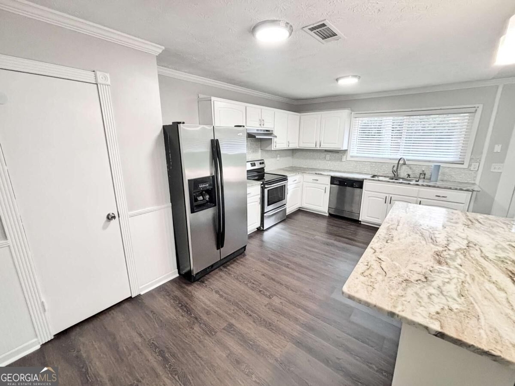 1552 Blackwell Road - Photo 4