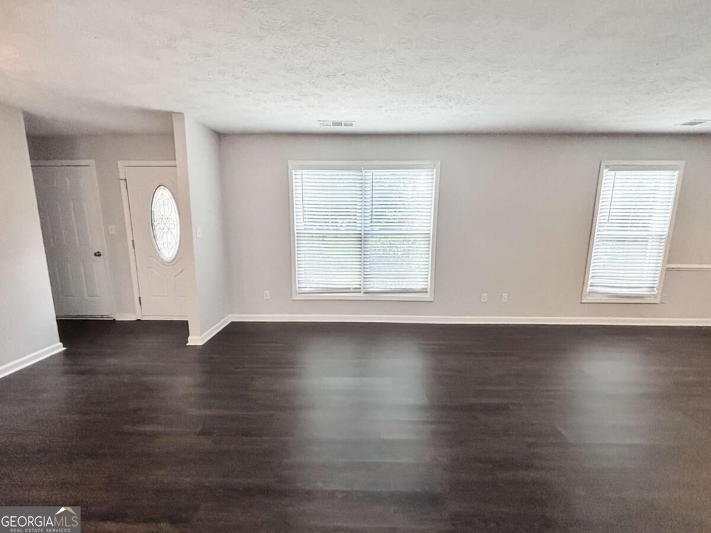 1552 Blackwell Road - Photo 2