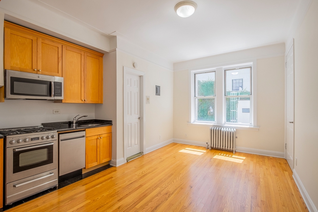 West 13th Street - Photo 3