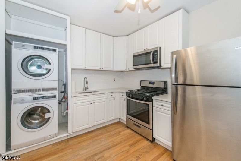 10 Phoenix Ave Unit 2 - Photo 4