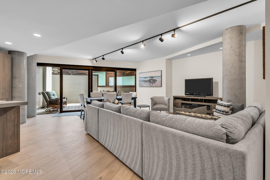 350 Ocean Avenue N - Photo 4