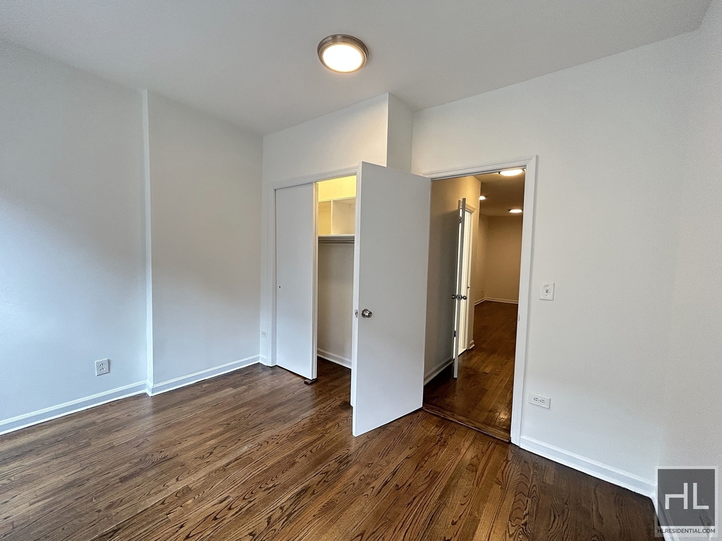 East 89 Street - Photo 4