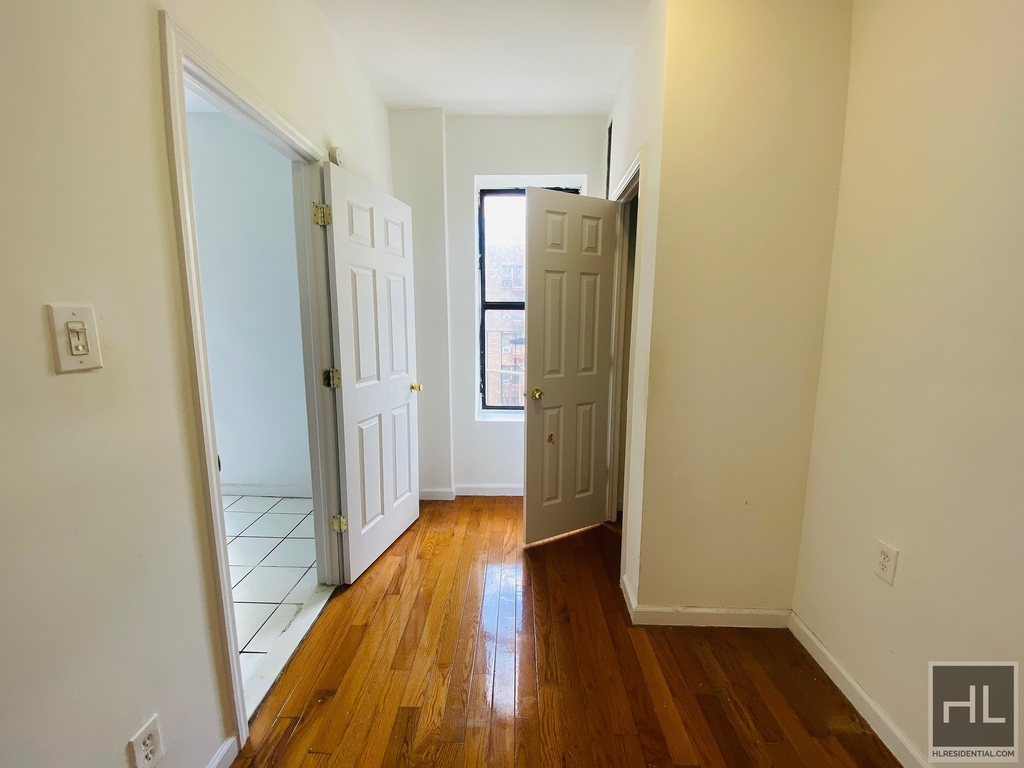 York Avenue - Photo 2
