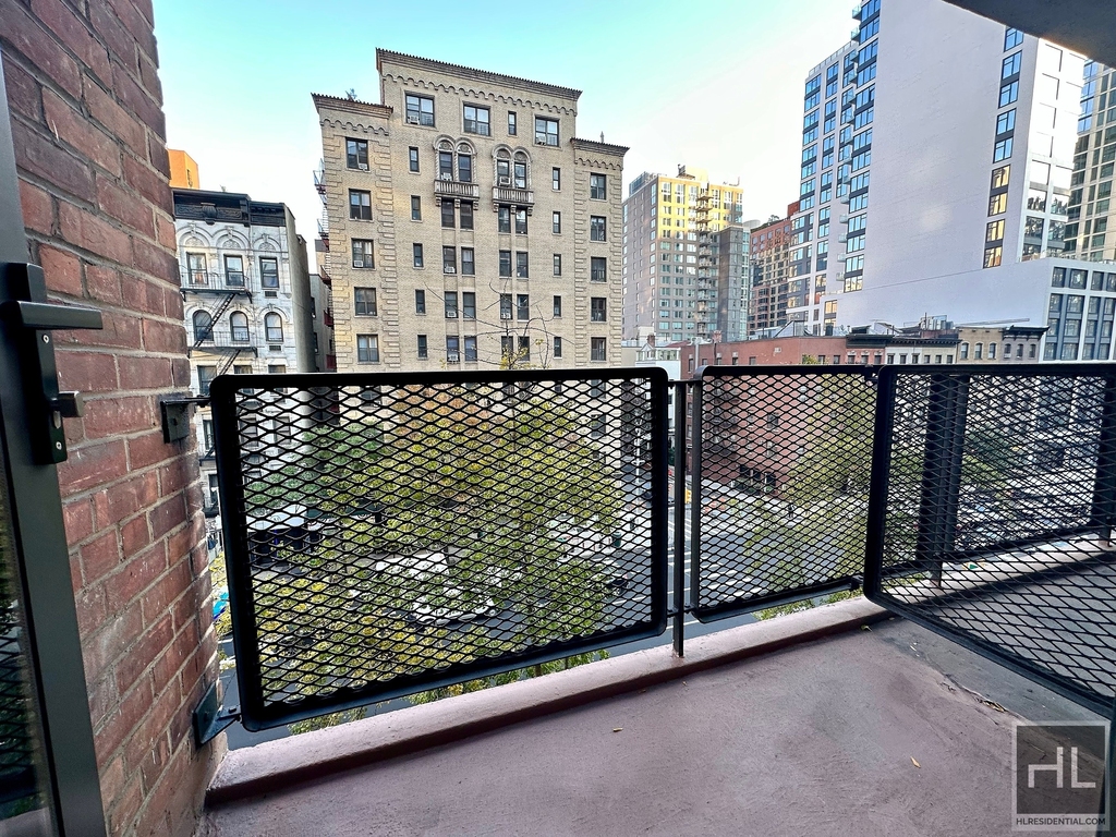 East 35 Street - Photo 3