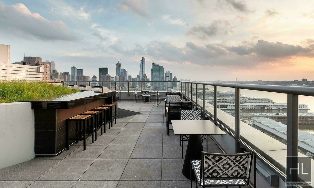 West 57th Street - Photo 3