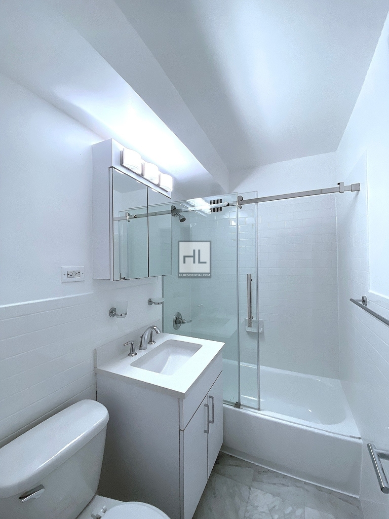 East 35th Street - Photo 4