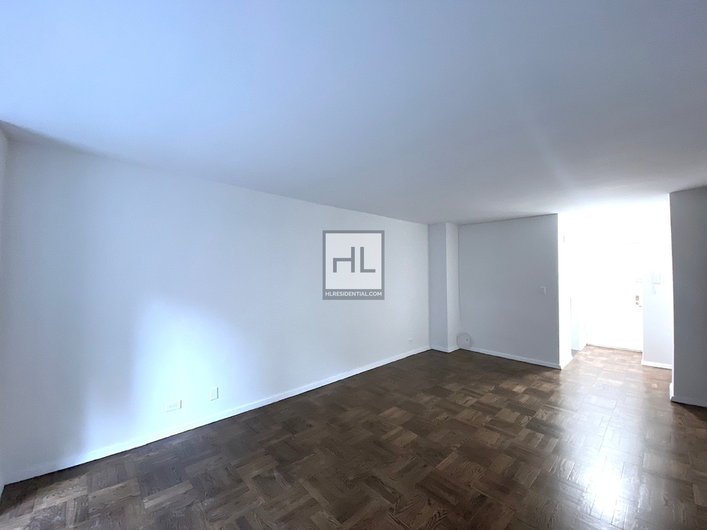 East 35th Street - Photo 2