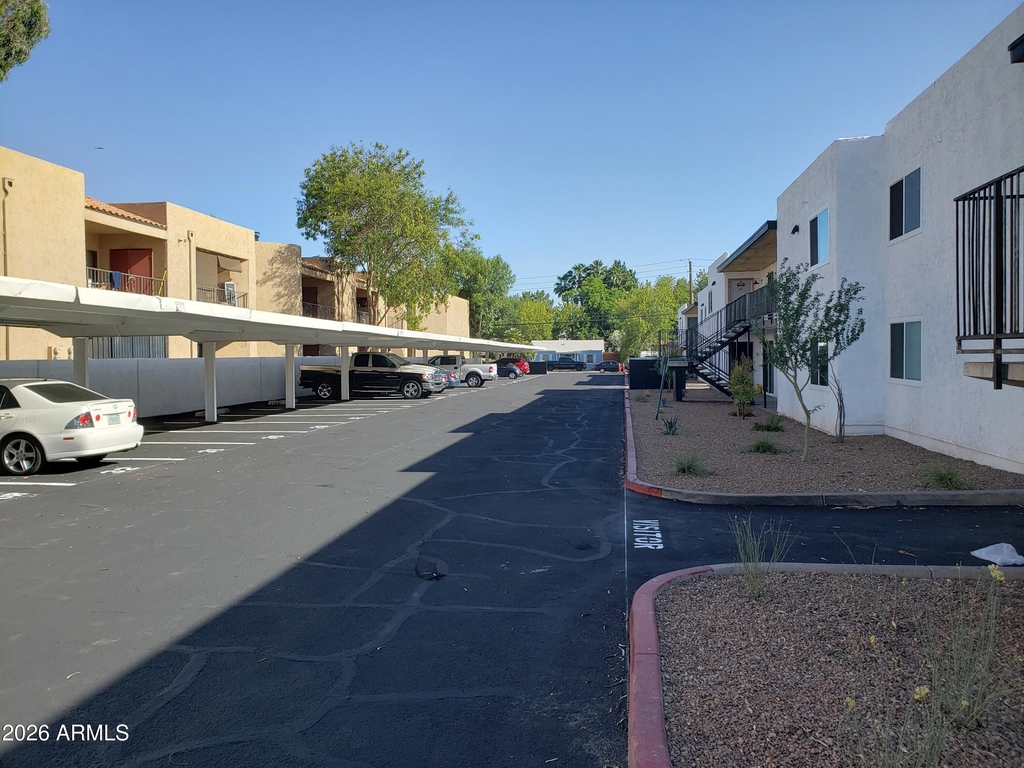 1330 E Highland Avenue - Photo 17