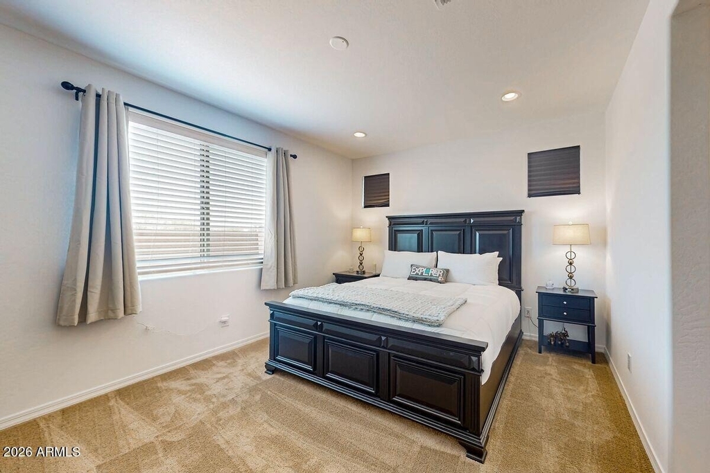 18068 W Amber Ridge Way - Photo 15