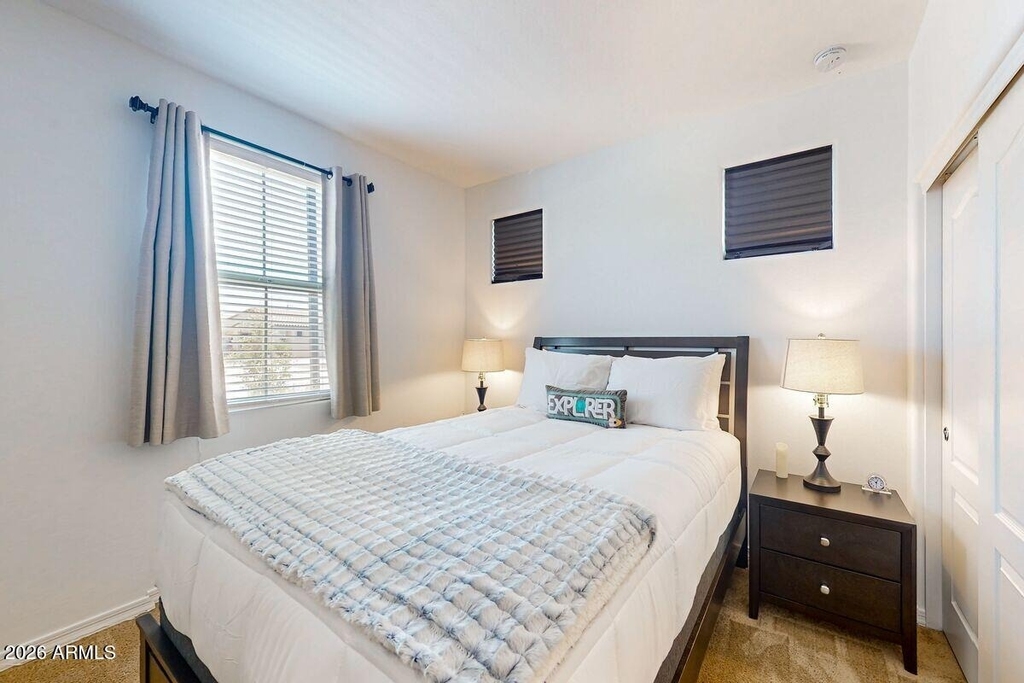 18068 W Amber Ridge Way - Photo 20