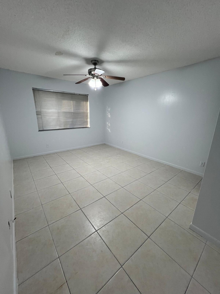 3223 Sw 1st Street - Photo 9