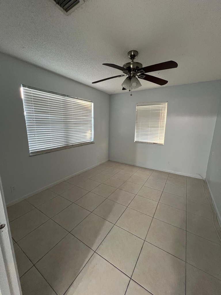 3223 Sw 1st Street - Photo 10