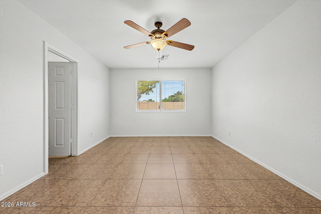 12510 W Hearn Road - Photo 15