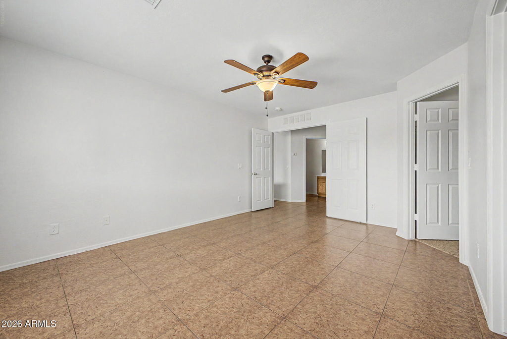 12510 W Hearn Road - Photo 16