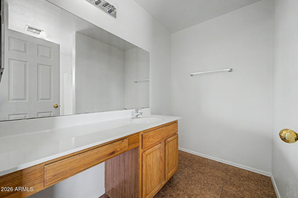 12510 W Hearn Road - Photo 25