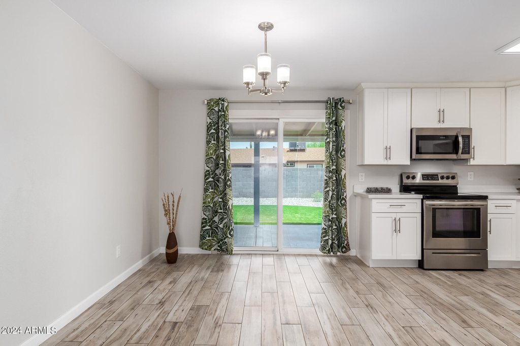 14401 N 35th Place - Photo 9