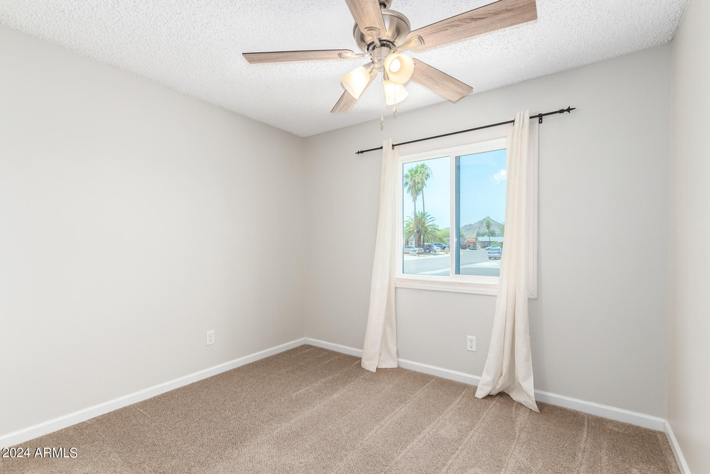 14401 N 35th Place - Photo 19