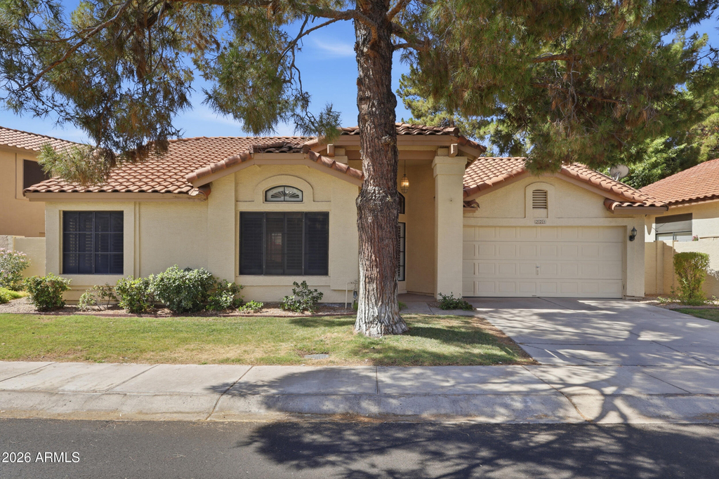 225 W Vera Lane - Photo 0