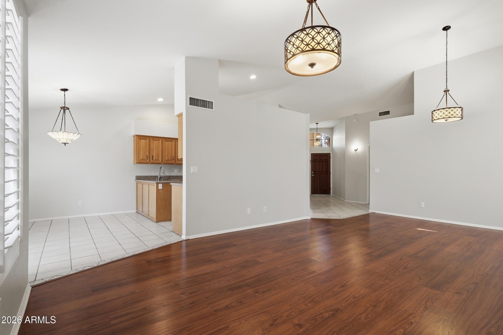 225 W Vera Lane - Photo 6