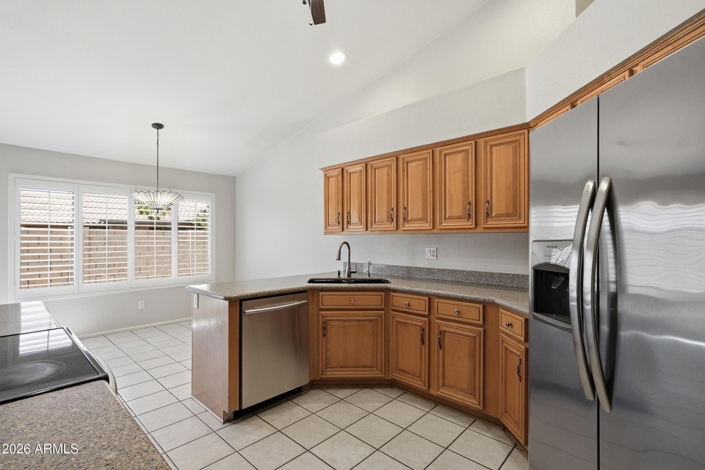 225 W Vera Lane - Photo 9